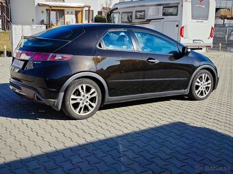 Honda Civic 1.8 benzin - 5