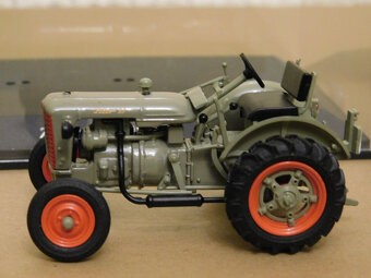 Zetor 25 Tractor (1951) 1:43 - 5