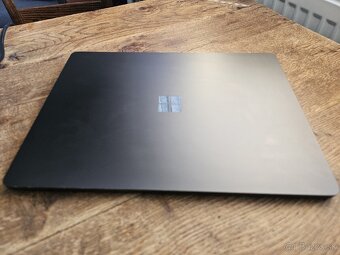 Microsoft Surface Laptop 7th Edition 15″ Copilot+ 16GB, 1TB - 5