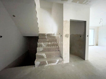 NOVÁ CENA Nadštandardný rodinný dom so začatou rekonštru - 5