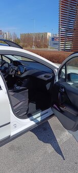 Peugeot 2008 1.5 BlueHDi FAP 120 GT line Panorama - 5