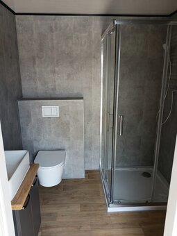 Obytný kontejner 13×3 m – izolovaný, připravený k použití - 5