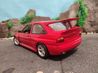 Prodám model 1:18 Ford escort RS cosworth - 5