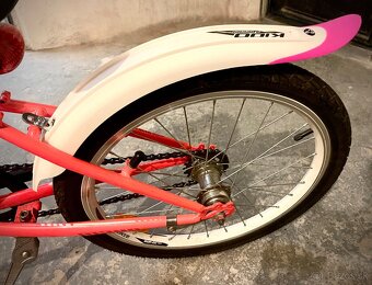 Dievčenský rúžový bicykel velkosť 20 - 5