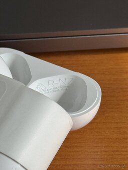 Apple AirPods 4 ANC USB C - nepoužité, rok zaruka - 5