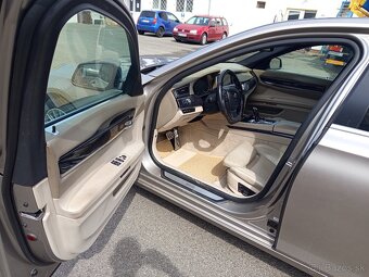 BMW 750i - 5