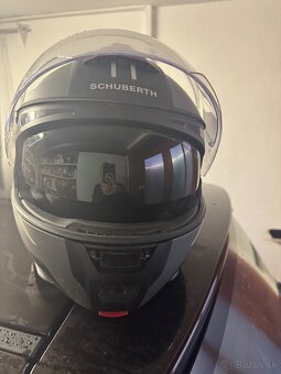 Predám vyklapaciu helmu Schuberth C5 - 5