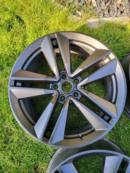 5X114,3 R19 Mustang alu disky +TPms senor - 5