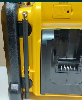 Nové Aku rádio FM / AM Dewalt DCR019 - 5