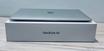 Macbook Air 13” i5 1,6GHz, 256GB SSD, 8GB RAM, top stav - 5