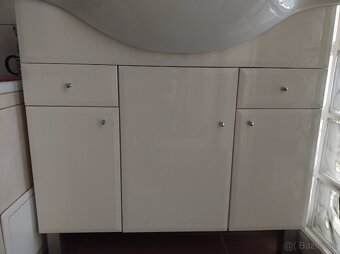 Skrinka do kúpeľne - 5