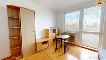 Na prenájom zariadená garsónka s balkónom v Holíči - 5