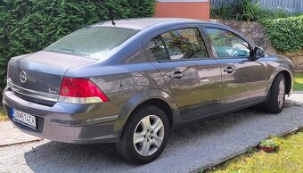 Opel Astra sedan 1.6, 85kW - 5