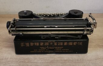 Starožitný písací stroj Underwood Portable 4 Bank rok 1926 - 5