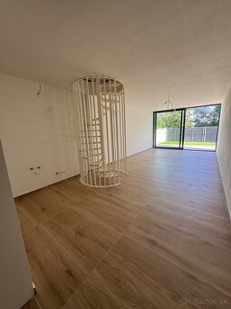 Dom pri Vajnorských jazerách – bývanie ako z dovolenky 🌊✨ - 5