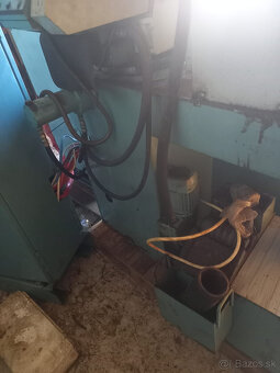 bruska hrotová TOS, typ BU 16 - 5