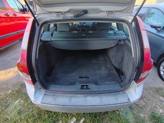 Volvo V50 2.0 100kw M6 - Možné splátky od 19.90 € - 5