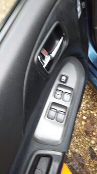 Predám Mitsubishi Lancer2006, 1,6benzin -plyn - 5
