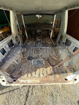Mitsubishi Pajero - 5