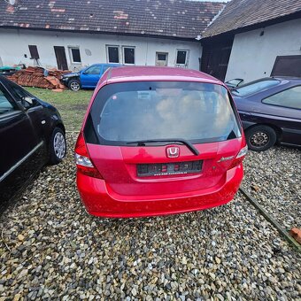 Predám Honda Jazz 1.4b, r.v.2004 - 5
