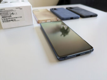 Predám Samsung Galaxy S20 FE - 5