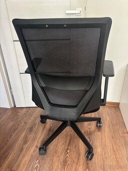 Kancelárska čierna stolička - 5