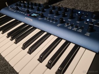 Modal Cobalt 8 + case THON - 5