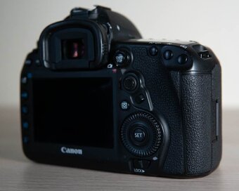 Canon 5d Mark IV - 5
