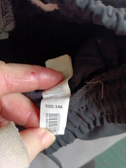 Turistické nepremokavé nohavice na 10-11 r. - 5