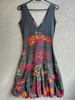 Desigual letné kvetinové šaty - 5