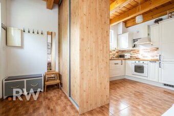 ÚTULNÝ 2 izb. BYT s POZEMKOM a PARKINGOM - Hrachová, Bratisl - 5