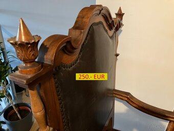 Vyrezávané 120 ročné kreslo - 5