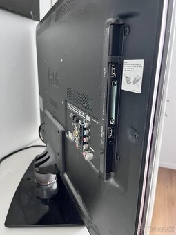 LG TV 32LV2500 za - 5