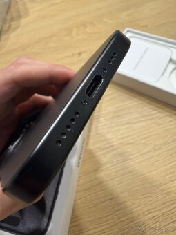 Apple iPhone 15 Pro 256GB Black Titanium - 5