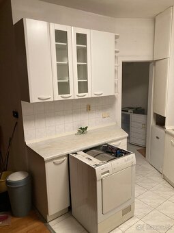 Kuchynske skrinky+vstavana skrina - 5