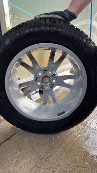 Predám Al disky so zimnými pneumatikami Audi Q5 - 5