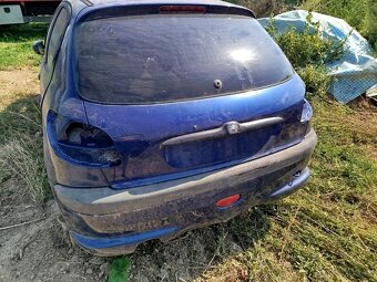 Peugeot 206 1.4 i na náhradné diely - 5