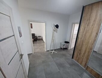 PRENÁJOM 2-IZBOVY BYT PRIAMO V POVAŽSKEJ BYSTRICI / CENTRUM - 5