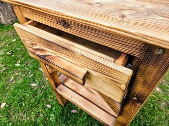 Obslužný stolík zo smrekového dreva - 5