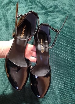 NOVÉ Čierne lakované lodičky - vysoké, veľ. 37 - 5