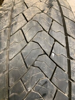 315/70R22,5 GOODYEAR K MAX D GÉN 2 - 5