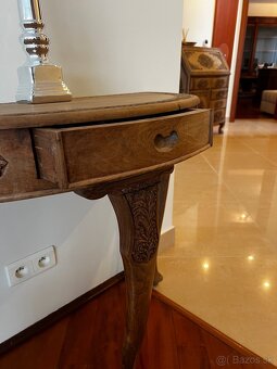 Drevený stolík - ručne vyrezávaný - 5