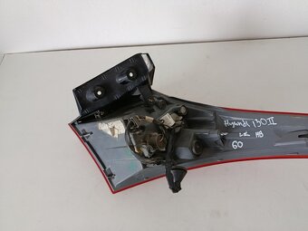 svetlo LZ hyundai i30 HB 60€ - 5