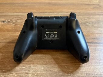 Káblový ovládač na Xbox One - 5