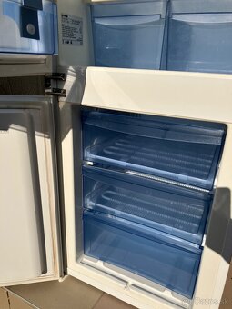 Predám vstavanú chladničku s mrazničkou GORENJE - 5