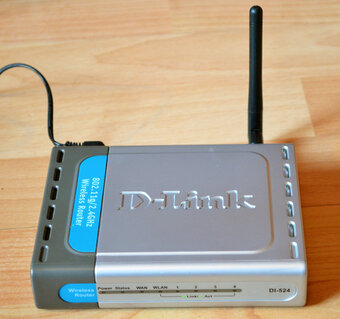WiFi Routery Belkin, D-Link - 5