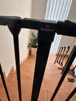 BABYDAN Priestorová zábrana Flex M čierna 90-140 cm - 5