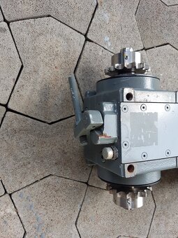 Predám novú šnekovú prevodovku s el.motorom 0,75kW - 5
