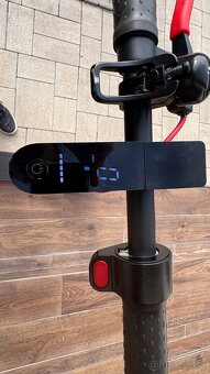 Elektricka kolobezka Xiaomi Scooter Pro - 5