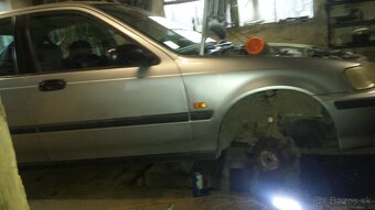 Predám Hondu Civic 1.5 84 kw vtec - 5
